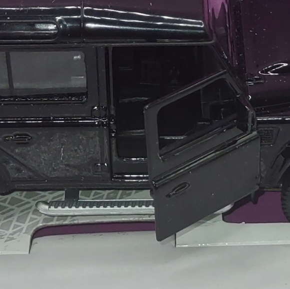 Land Rover - Picture 4 of 5